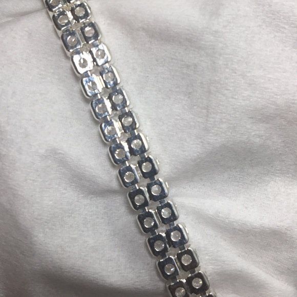 Jewelry - Picture 4 of 4